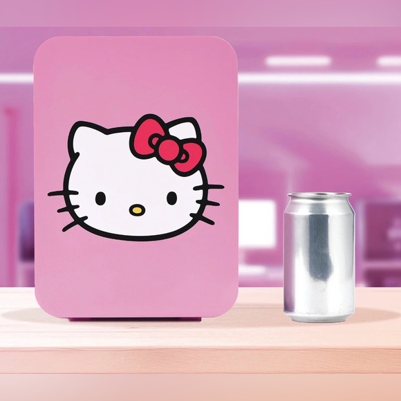 Hello Kitty Mini Fridge - Picture 2 of 6